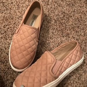 Steve Madden pink quilted loafers
